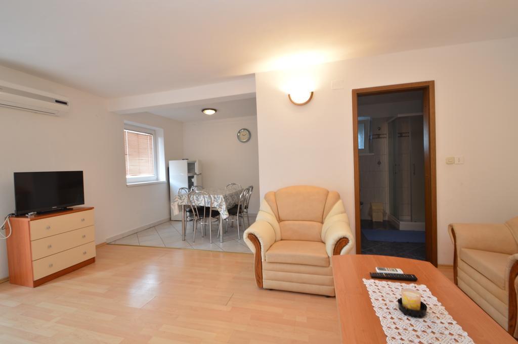 Apartmani Raic Mali Losinj Ngoại thất bức ảnh